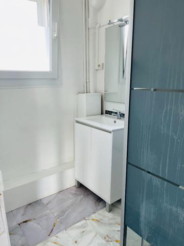 A LOUER APPARTEMENT 2 CHAMBRES PROCHE CENTRE VILLE ET GARE DE ST QUENTIN 02100