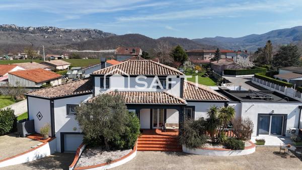 Maison familiale avec piscine, studio indépendant et suite parentale