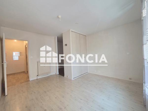 Location Studio 23.98 m² - 3 5 RUE DES VIOLETTES Grenoble 38100