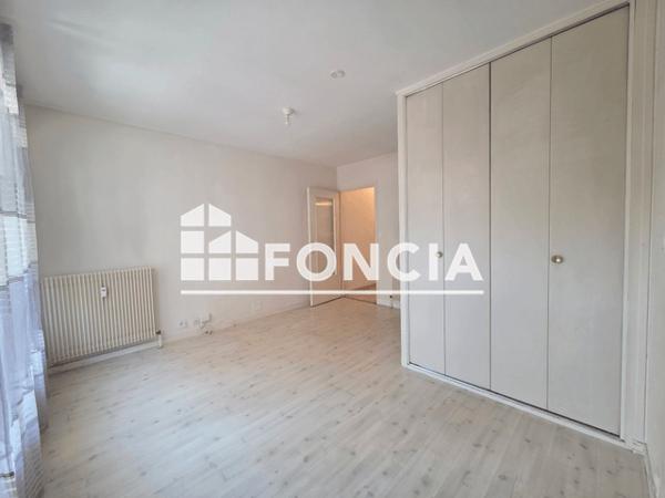 Location Studio 23.98 m² - 3 5 RUE DES VIOLETTES Grenoble 38100