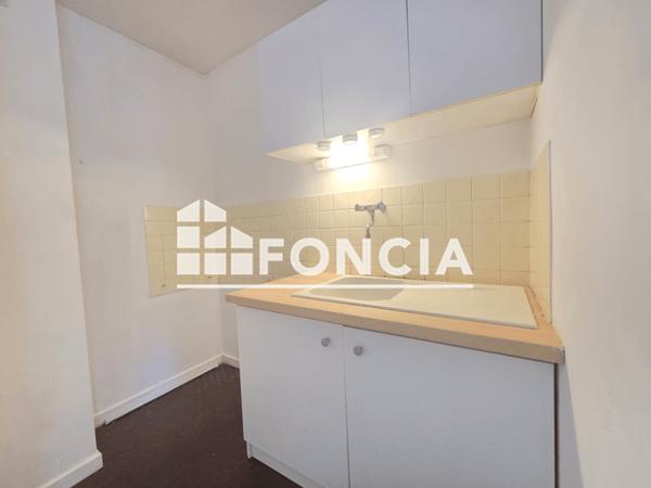 Location Studio 23.98 m² - 3 5 RUE DES VIOLETTES Grenoble 38100