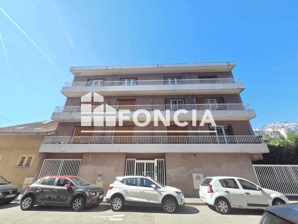 Location Studio 23.98 m² - 3 5 RUE DES VIOLETTES Grenoble 38100