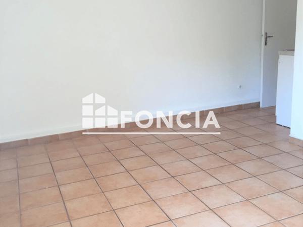 Location Studio 18.25 m² - ANGLE RUE LAMARTINE 1 COUR DU Martigues 13500