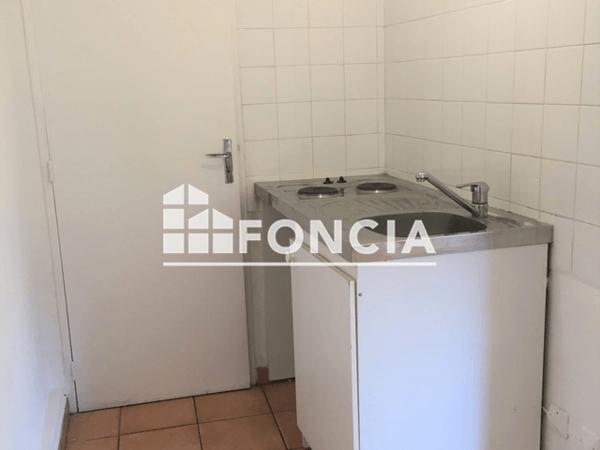 Location Studio 18.25 m² - ANGLE RUE LAMARTINE 1 COUR DU Martigues 13500