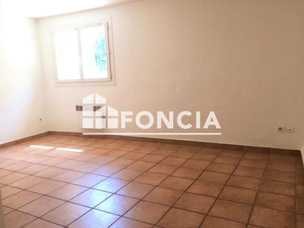 Location Studio 18.25 m² - ANGLE RUE LAMARTINE 1 COUR DU Martigues 13500