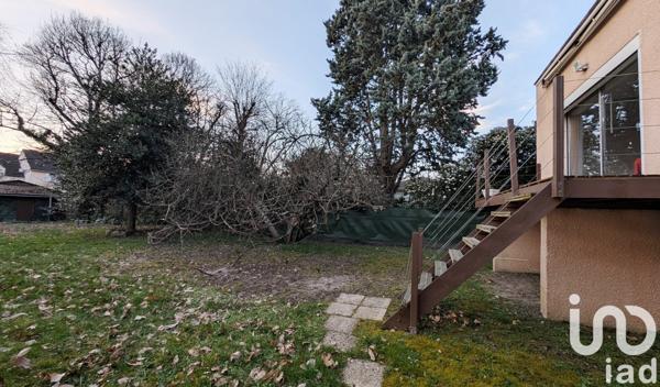 Maison 6 pièces de 121 m² à Sainte-Geneviève-des-Bois (91700)