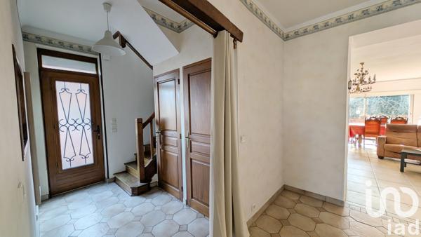 Maison 6 pièces de 121 m² à Sainte-Geneviève-des-Bois (91700)