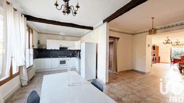 Maison 6 pièces de 121 m² à Sainte-Geneviève-des-Bois (91700)