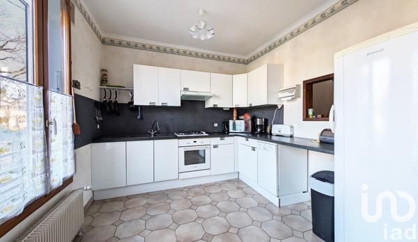 Maison 6 pièces de 121 m² à Sainte-Geneviève-des-Bois (91700)