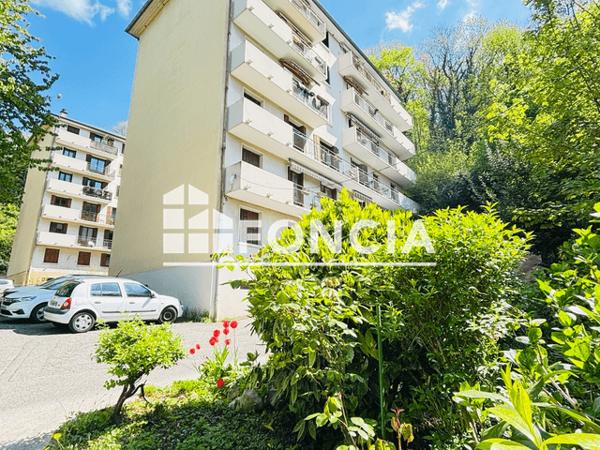 Location Appartement 5 pièces 75.91 m² - Chambery 73000