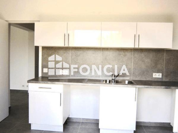 Location Appartement 3 pièces 62.5 m² - 175 CHEMIN DE LAVEINE La Roquette Sur Siagne 06550