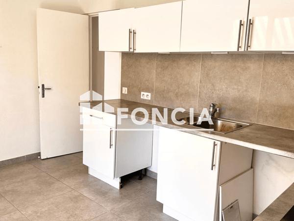 Location Appartement 3 pièces 62.5 m² - 175 CHEMIN DE LAVEINE La Roquette Sur Siagne 06550