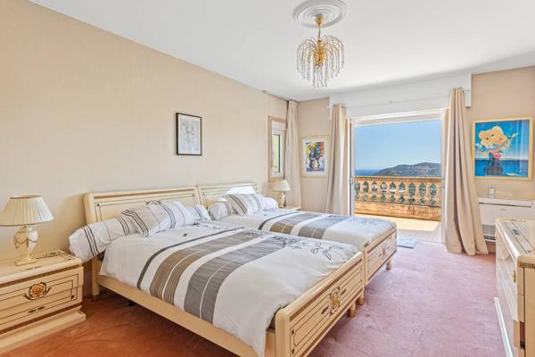 Mandelieu, villa sur les hauteurs, vue mer panoramique