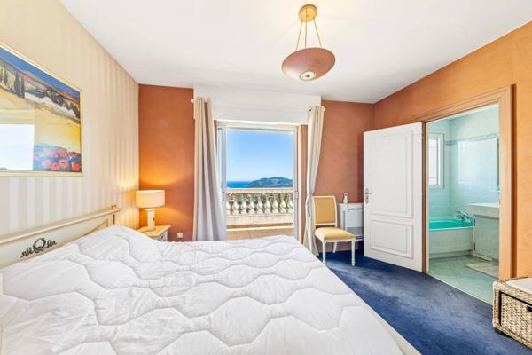 Mandelieu, villa sur les hauteurs, vue mer panoramique