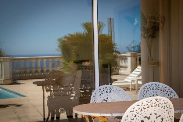 Mandelieu, villa sur les hauteurs, vue mer panoramique