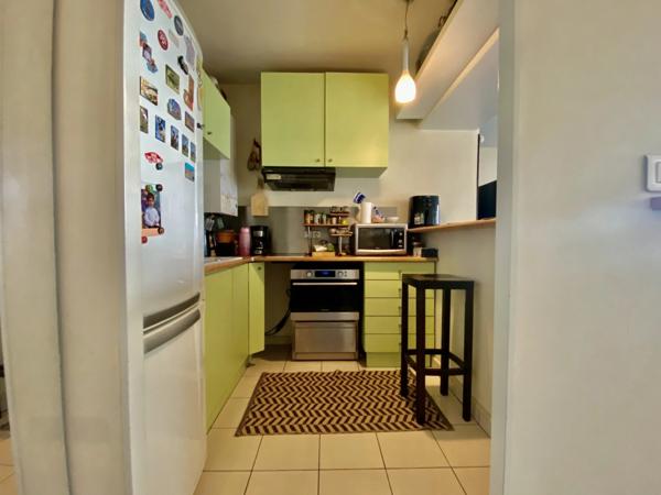 RUEIL MALMAISON (92) à vendre Studio de 35,50 m² - Proche RER - Résidence 1994