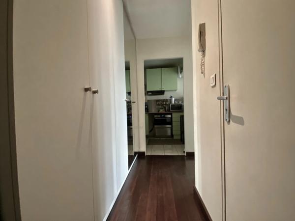 RUEIL MALMAISON (92) à vendre Studio de 35,50 m² - Proche RER - Résidence 1994