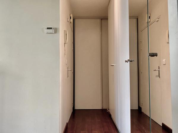 RUEIL MALMAISON (92) à vendre Studio de 35,50 m² - Proche RER - Résidence 1994