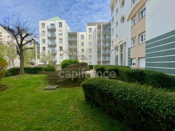 RUEIL MALMAISON (92) à vendre Studio de 35,50 m² - Proche RER - Résidence 1994