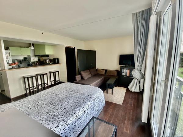 RUEIL MALMAISON (92) à vendre Studio de 35,50 m² - Proche RER - Résidence 1994