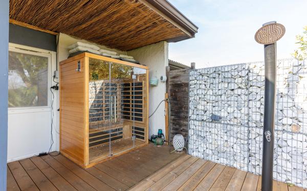 Maison à vendre    5 pièces •  Biscarrosse