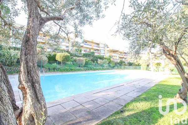 Appartement 2 pièces de 28 m² à Villeneuve-Loubet (06270)
