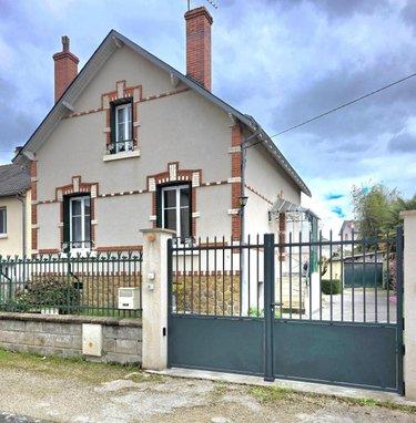 Maison à vendre à Vierzon dans le Cher (18100), ref : 18058-94