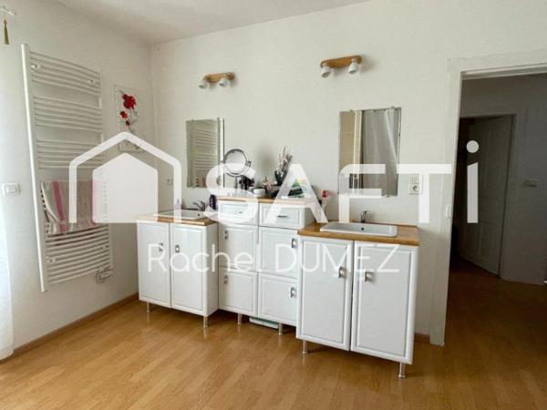 Belle maison de village lumineuse, rénovée proche Montbazens