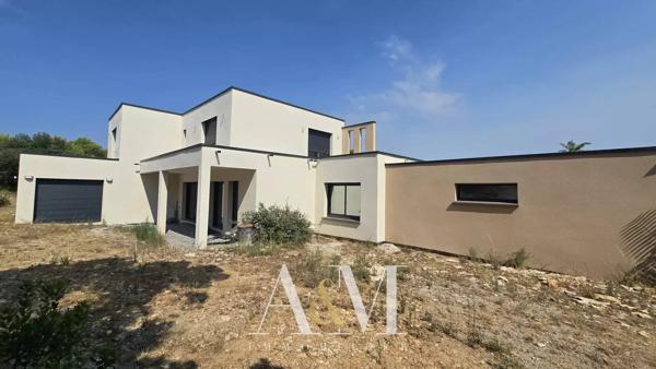 Villa contemporaine de 175 m² sur 3 000 m² de terrain – Prestations haut de gamme à finaliser