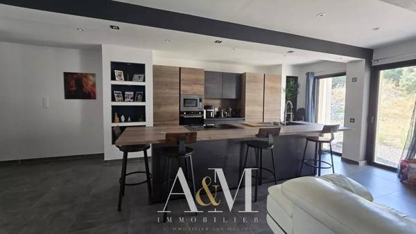 Villa contemporaine de 175 m² sur 3 000 m² de terrain – Prestations haut de gamme à finaliser