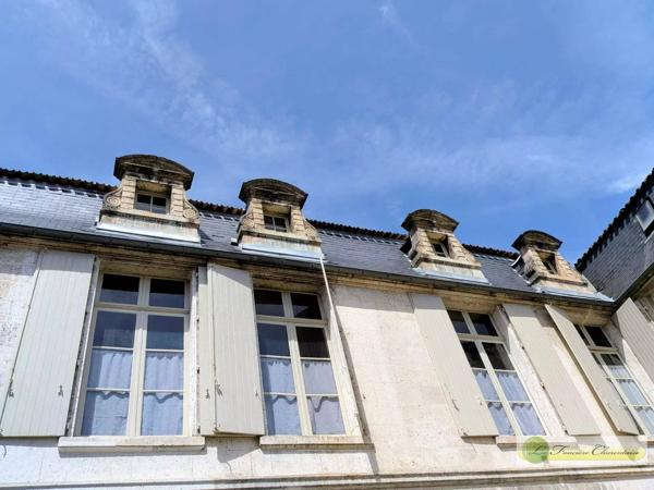 Proche Palais de justice