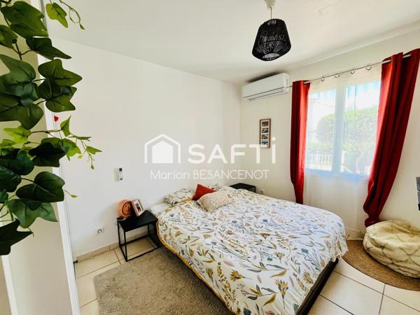 Maison T4 en 3 faces, 3 chambres, garage, piscine et jardin.