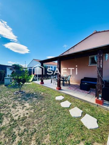 Maison T4 en 3 faces, 3 chambres, garage, piscine et jardin.