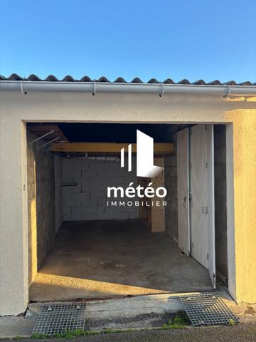 Garage avec mezzanine à Vendre