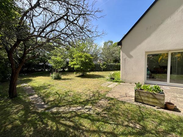 NOUVEAUTE - Maison BRUZ Hors lotissement environ 145m² exposition Sud Ouest - Terrain 1072m²