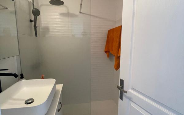 Appartement à louer    2 pièces •  Le Gosier