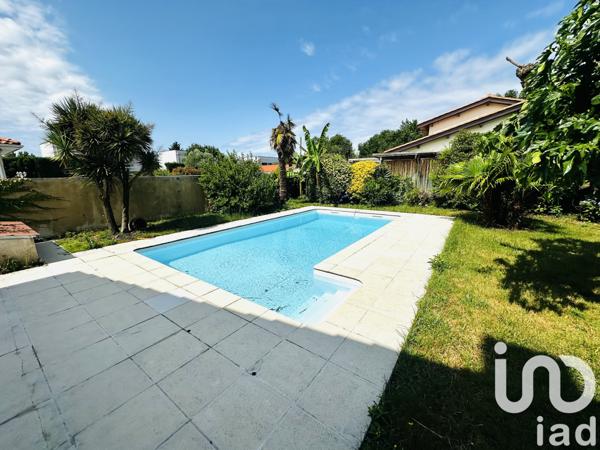 Maison à vendre 8 pièces 220 m² Mérignac