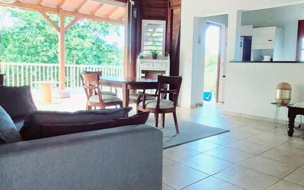 Maison à louer    4 pièces •  Sainte-Rose