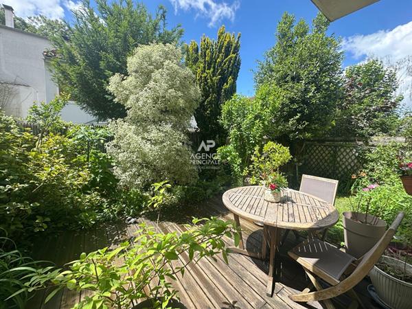 Vélizy Villacoublay - Etang des écrevisses - Beau 4 pièces en rez-de-jardin au calme €549 000 ** - Référence 712-C
