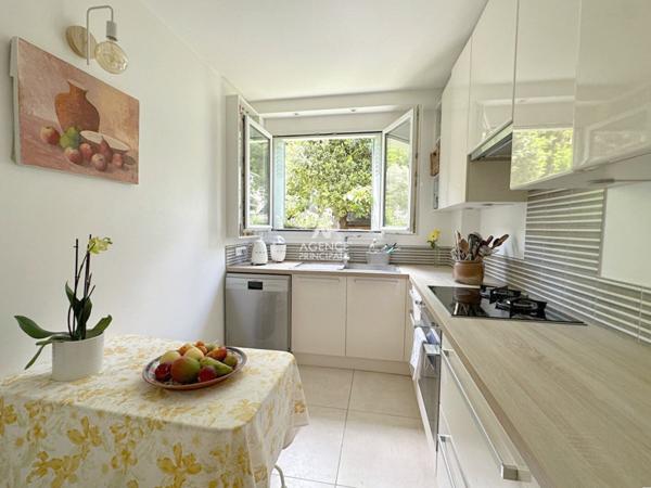 Vélizy Villacoublay - Etang des écrevisses - Beau 4 pièces en rez-de-jardin au calme €549 000 ** - Référence 712-C
