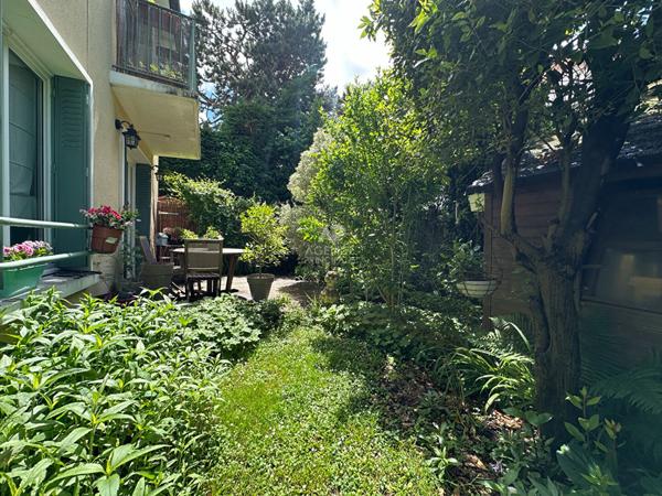 Vélizy Villacoublay - Etang des écrevisses - Beau 4 pièces en rez-de-jardin au calme €549 000 ** - Référence 712-C