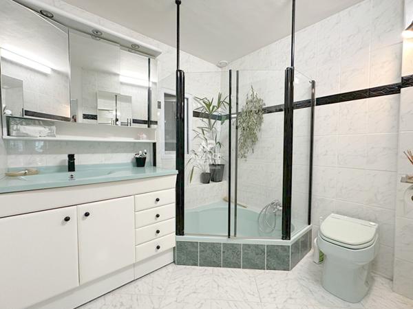Vélizy Villacoublay - Etang des écrevisses - Beau 4 pièces en rez-de-jardin au calme €549 000 ** - Référence 712-C
