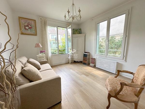 Vélizy Villacoublay - Etang des écrevisses - Beau 4 pièces en rez-de-jardin au calme €549 000 ** - Référence 712-C