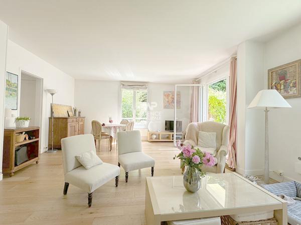 Vélizy Villacoublay - Etang des écrevisses - Beau 4 pièces en rez-de-jardin au calme €549 000 ** - Référence 712-C