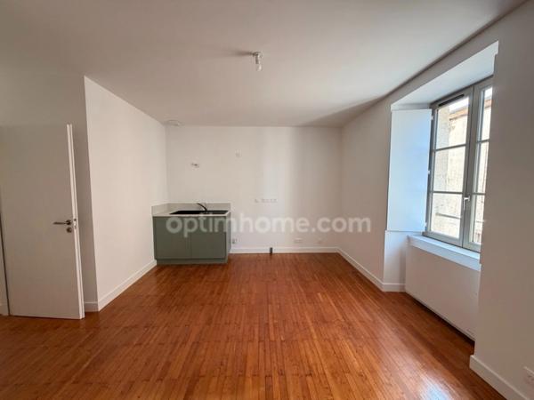 Appartement à vendre 3 pièces MORTAGNE SUR SEVRE (85)