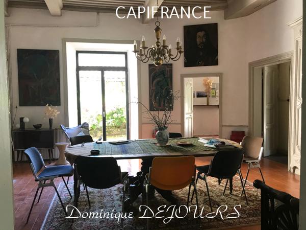 Grande maison bourgeoise de 400m² habitable et son parc de 8000m²au bord de la rivière