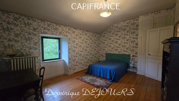 Grande maison bourgeoise de 400m² habitable et son parc de 8000m²au bord de la rivière