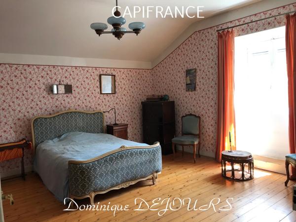 Grande maison bourgeoise de 400m² habitable et son parc de 8000m²au bord de la rivière