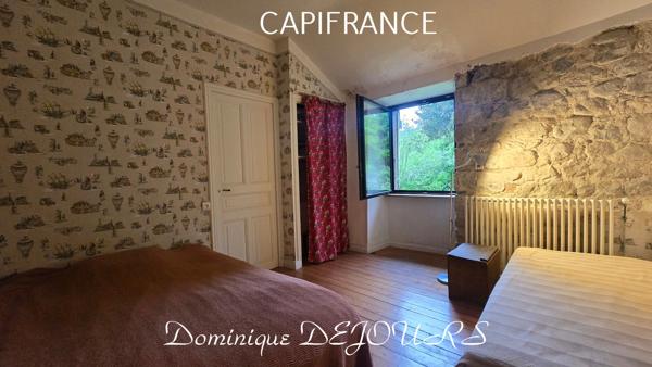 Grande maison bourgeoise de 400m² habitable et son parc de 8000m²au bord de la rivière