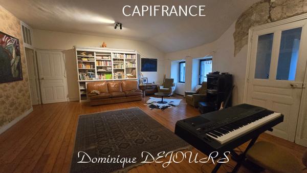 Grande maison bourgeoise de 400m² habitable et son parc de 8000m²au bord de la rivière